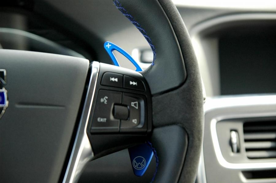  Volvo V40 Cross Country by Heico Sportiv 2014 года  (фото 2 из 3)